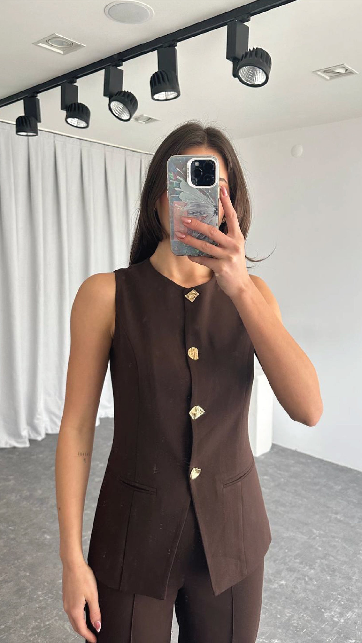 Leona Vest – Tailored Elegance