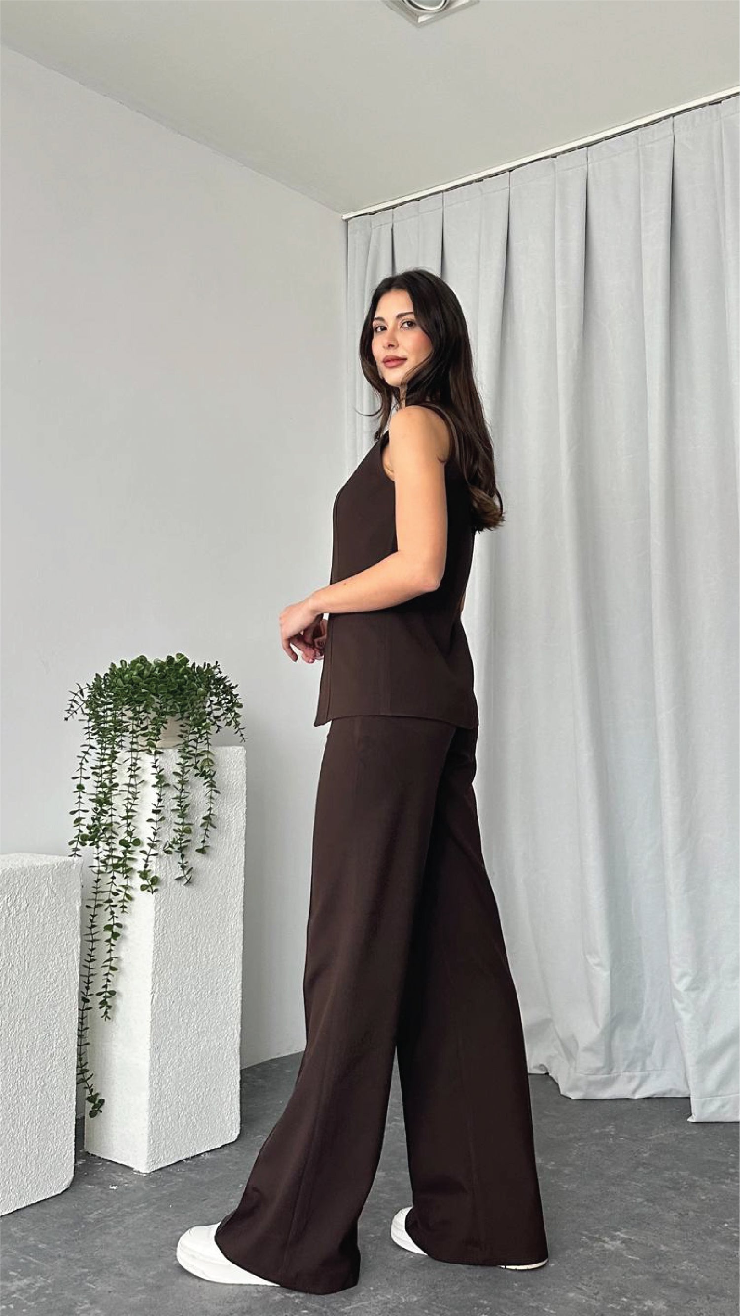Leona Vest – Tailored Elegance