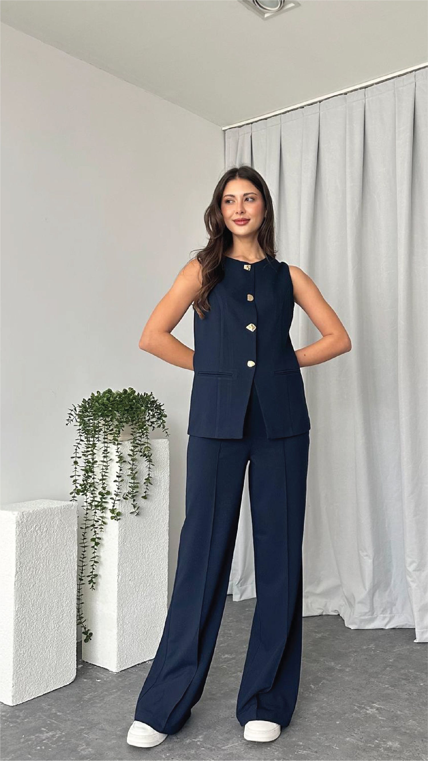 Leona Vest – Tailored Elegance