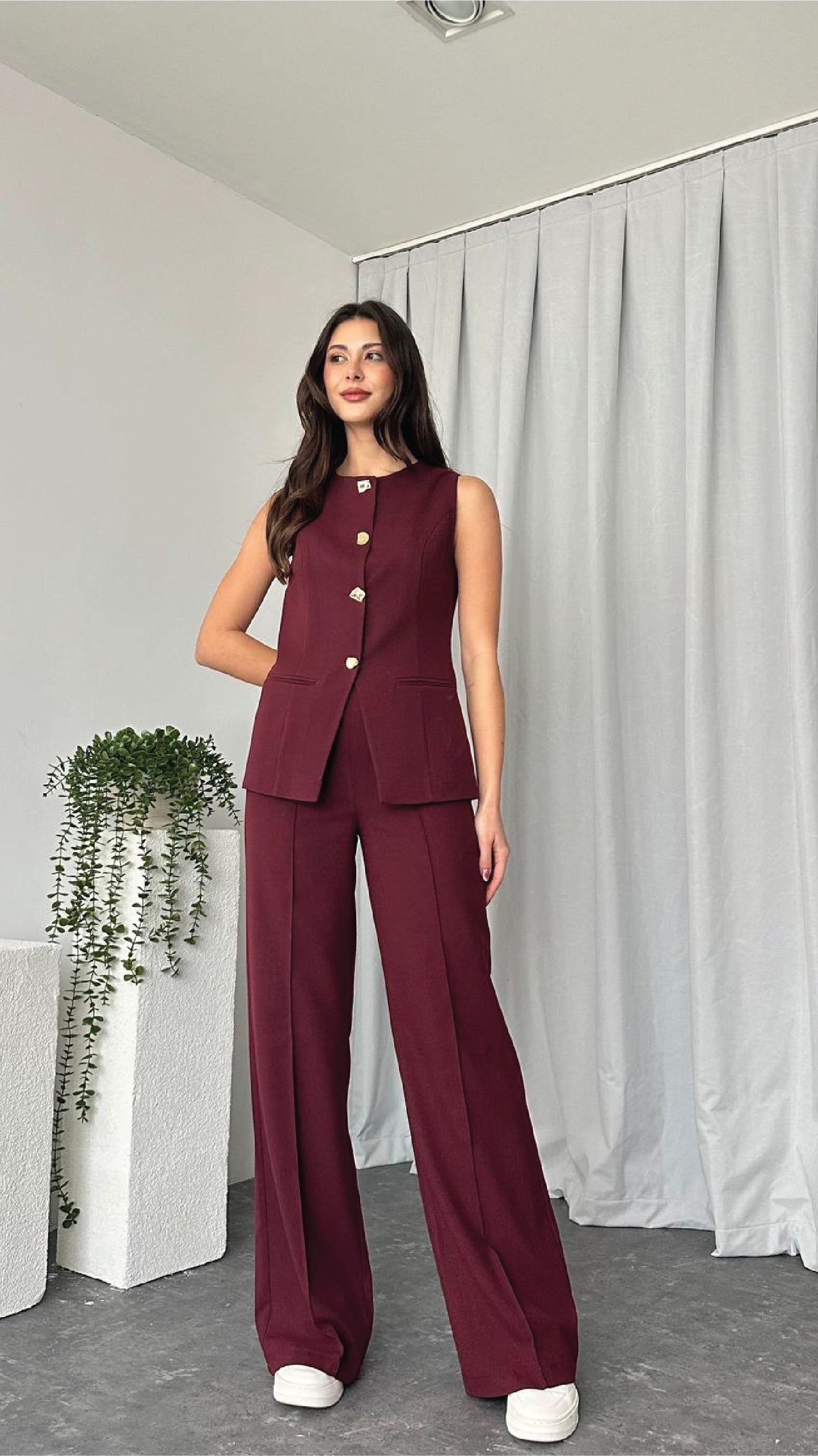 Leona Vest – Tailored Elegance