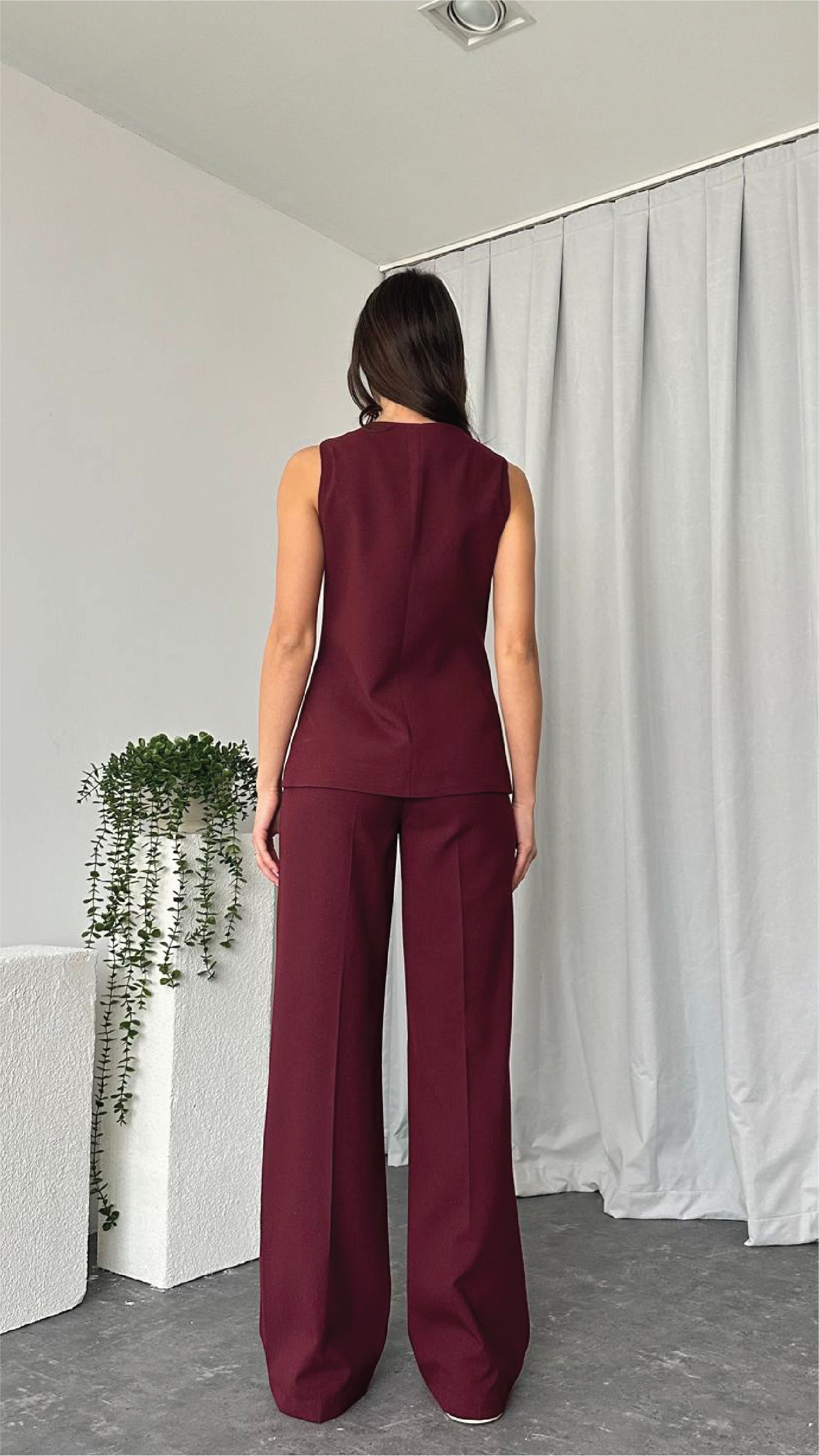 Leona Vest – Tailored Elegance