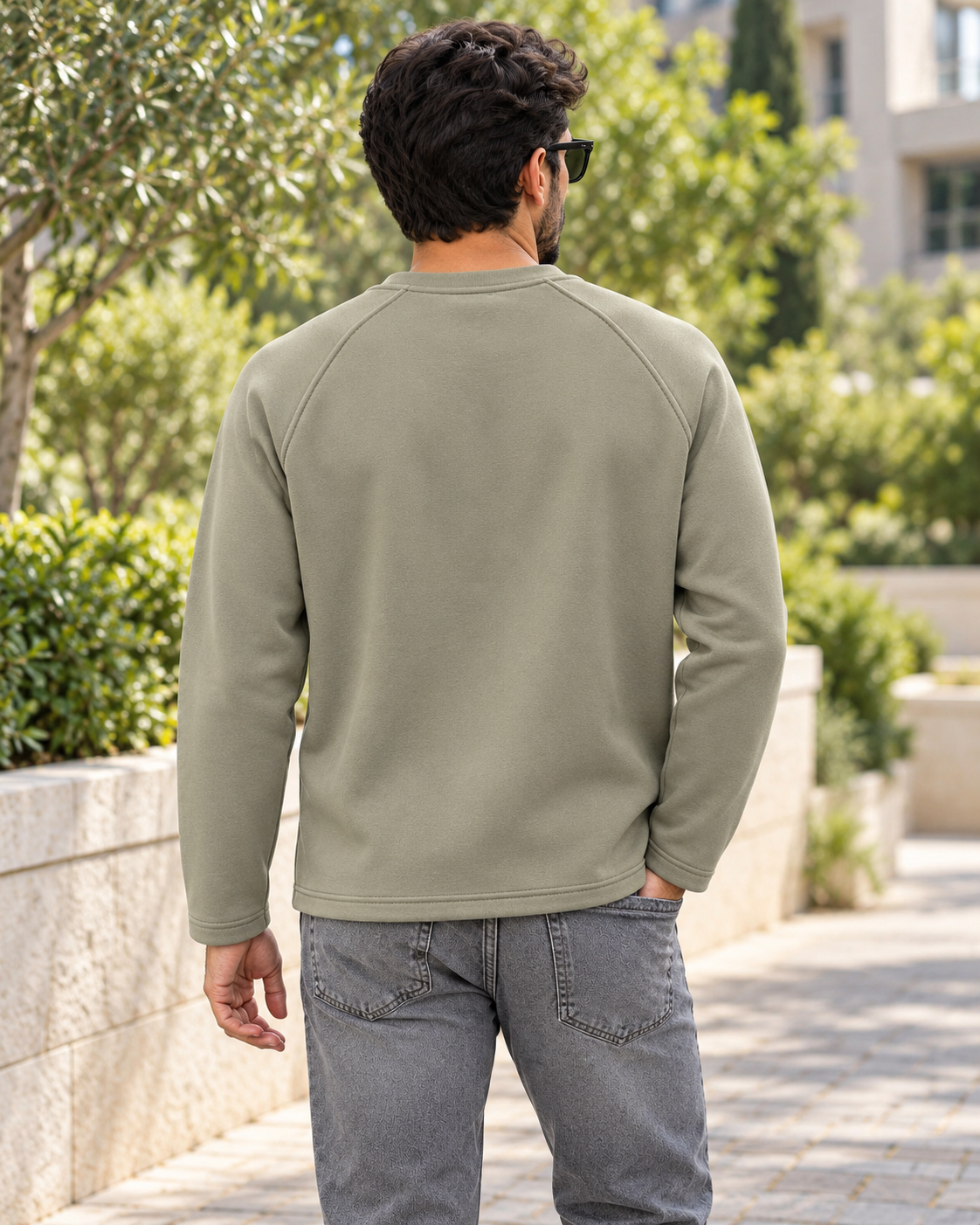 ILEERA® Essential Raglan Henley Sweatshirt