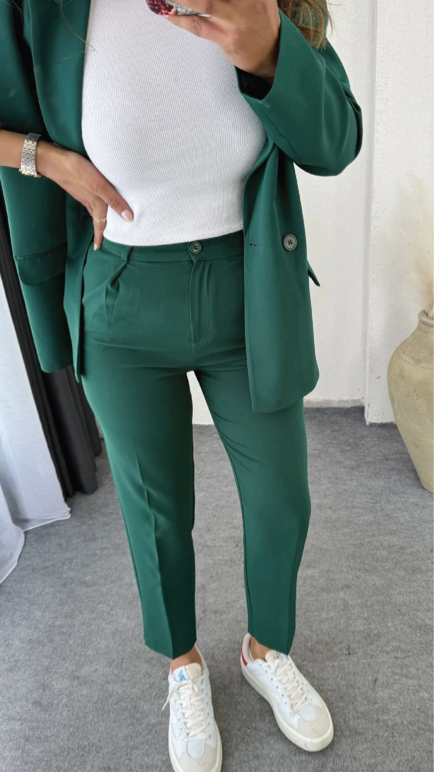 Selene Blazer – Modern Charm
