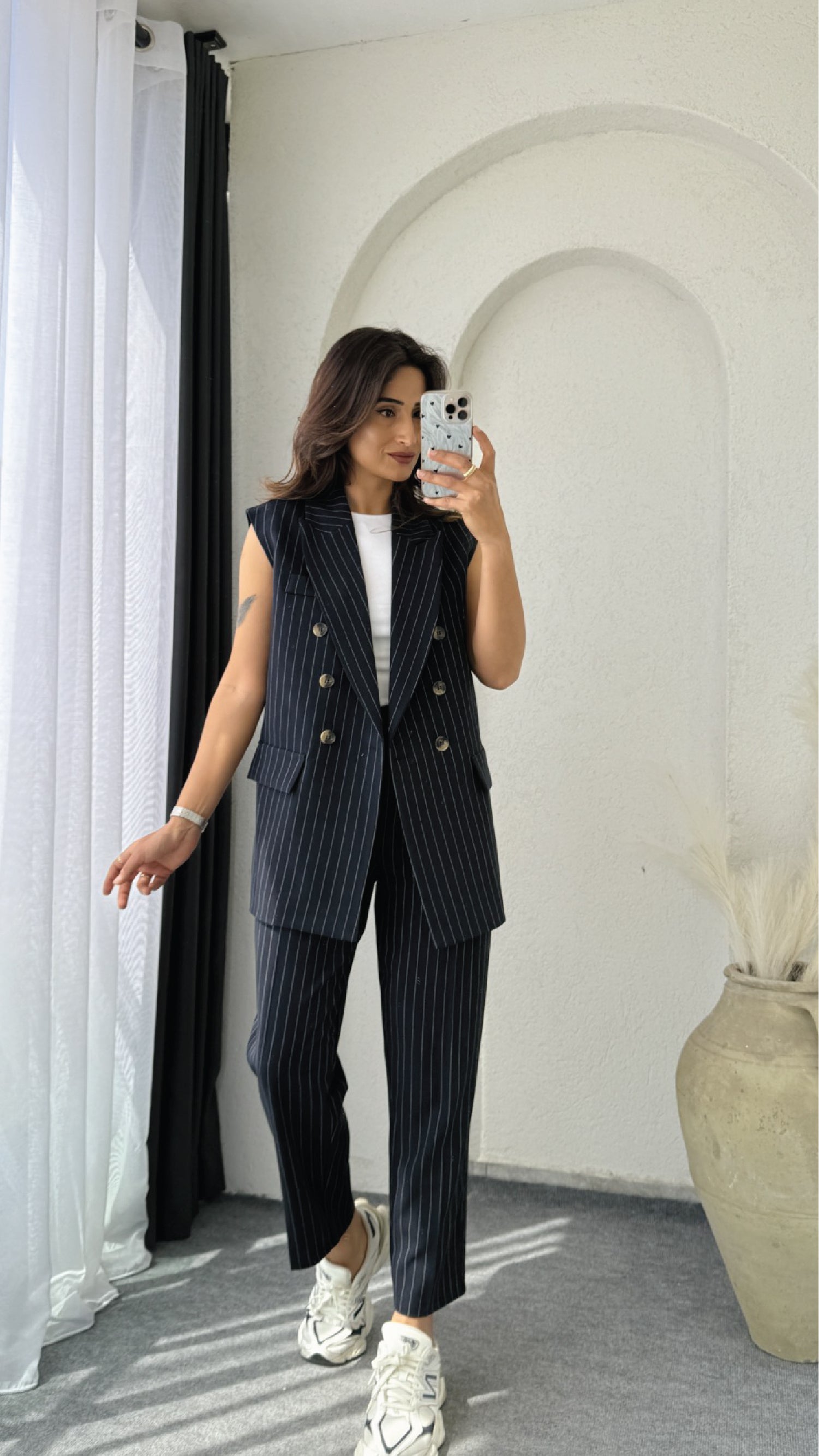 Isla Vest – Modern Classic