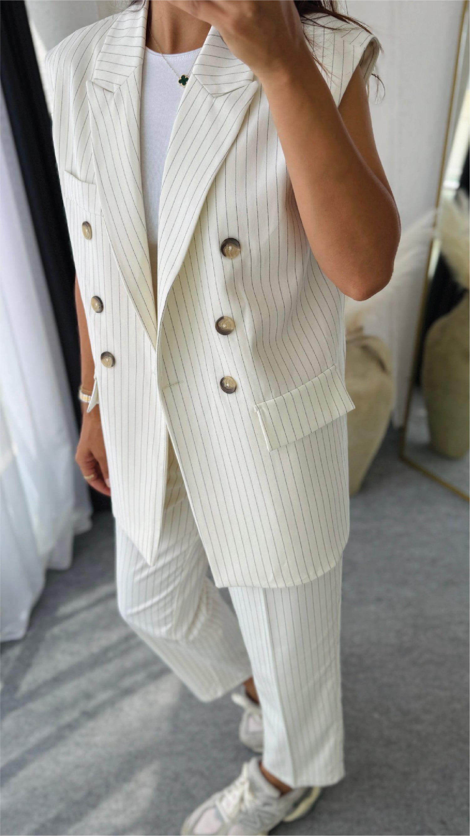 Isla Vest – Modern Classic