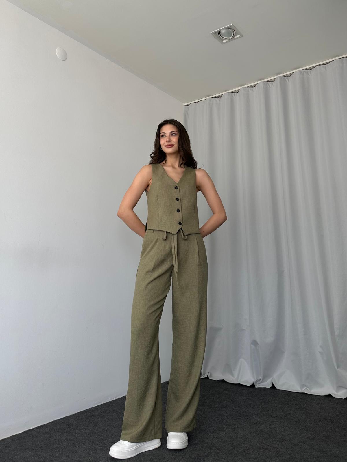 Mira Vest – Minimal Statement