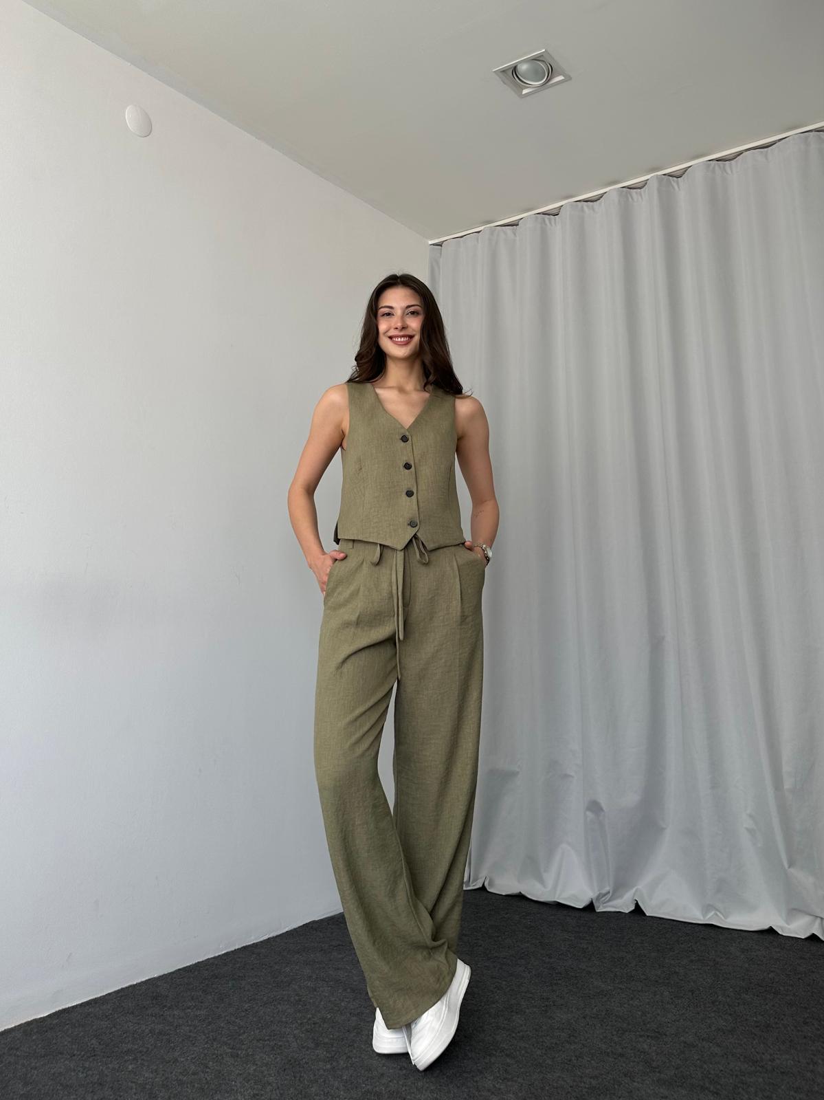 Mira Vest – Minimal Statement
