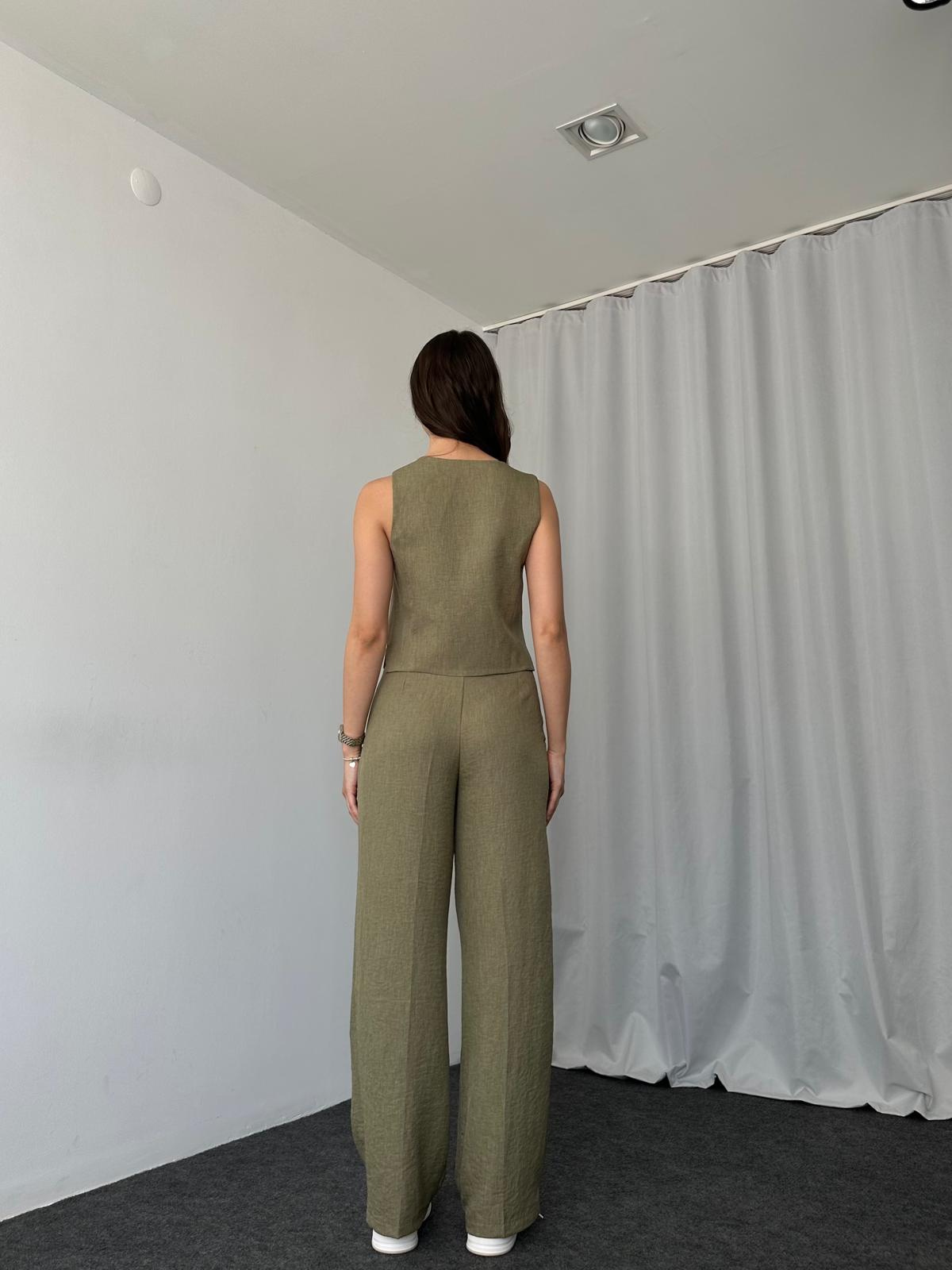 Mira Vest – Minimal Statement